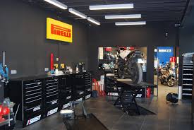 Pirelli Decoracao De Garagem Oficina De Garagem Garagem De Moto