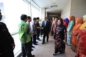Blok f11, kompleks f lebuh perdana timur, presint 1 pusat pentadbiran kerajaan persekutuan 62000 putrajaya, malaysia. Lawatan Kerja Pertama Yb Menteri Ke Jabatan Alam Sekitar Jas 13 August 2015 Lawatan Kerja Pertama Yb Dato Sri Dr Haji Wan Junaidi Tuanku Jaafar Menteri Sumber Asli Dan Alam Sekitar Ke Jabatan Alam Sekitar Jas Di Ibu Pejabat Putrajaya