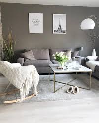 Wir Sehen Grau Denn Keine Andere Farbe Wirkt So Elegant Und Doch Unschlagbar Modern Und Bringt Hel Wohnzimmer Gestalten Dekoration Wohnzimmer Wohnzimmer Farbe