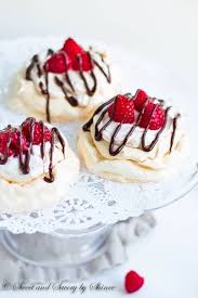 Easy Pavlova Recipe Recipe Pavlova Dessert Mini Pavlova Pavlova
