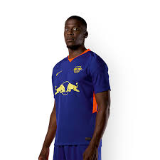 Following bayern munich's shock defeat to eintracht frankfurt on saturday. Rb Leipzig Shop Rbl Auswartstrikot 20 21 Nur Hier Im Redbullshop Com