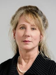 Amy Holmberg's Instagram, Twitter & Facebook