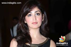 He said that even though tahira was aware of the script and the inclusion of that kiss, she got cold feet while watching it. Yami Gautam Is In The Midst Of A Controversy Bollywood News Indiaglitz Com
