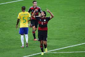 Bayern munich striker thomas mueller is hoping to spoil fellow world cup winner sami khedira's homecoming friday when the bundesliga leaders take on hertha berlin before departing for the club world cup in qatar. Arsenal Transfers Sami Khedira Should Sign For Bayern Munich Says Franz Beckenbauer Mirror Online