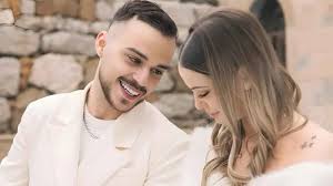 ما سبب انفصال حسام السيلاوي وساندرا؟ والده تبرأ منه