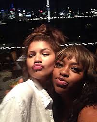 when we send you this we're headed to see #Dune 🍿🪱 #sherri #sherrishowtv  #zendaya #dunemovie #throwback