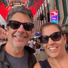 Lo amo absolutamente y me reí a carcajadas (de verdad) todo el tiempo que  estuvo en el escenario. No podía parar de reír. Jiminy Glick es un icono  por derecho propio. Y