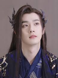 Zhang Chenxiao did amazing in Love Between Fairy and Devil and personally i  think he needs a main male lead role! He is just so cute and good! He needs  more love