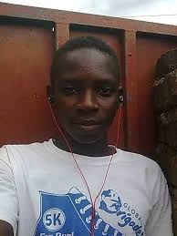 Ambilinu munamuziwa atayela ndi yelesa wa botolo🧴koma ine ndinamuziwa Ali  okuda mokhathamila 😂💔😎