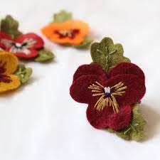 Pansy Brooches Hand Embroidered Felt Pansy Brooch In Mustard Etsy In 2021 Felt Flowers Felt Flowers Patterns Fabric Flowers