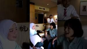 Kali ini, jula dan juli mengalami konflik percintaan dengan dani dan idzham sehingga mereka memutuskan untuk berpisah dan melarikan diri ke kampung kak ton. Download Jula Juli Bintang Putus Cinta Scene Mandi Manda Taman Tema 2 Mp4 3gp Hd Naijagreenmovies Netnaija Fzmovies