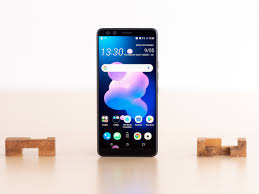 HTC U12+ im Test: Anders als die ...