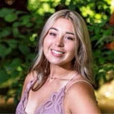 Paula Pifer's Instagram, Twitter & Facebook