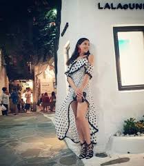 صور مي عمر في لوك جديد في شوارع اروبا شوفها اتش دي maxi dress dresses fashion