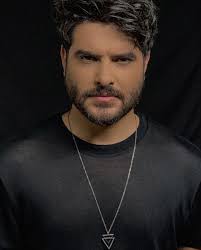 Pin By Sarah On Nassif Zeytoun Famous Singers Justin Bieber Wallpaper Turkish Actors