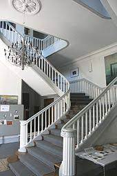 Eine besonderheit lässt sich im schlosshof entdecken: Haus Villigst Wikipedia