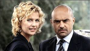 🔵 Il Commissario Montalbano sorride ancora e non si ferma più. Anche ieri  ha conquistato la serata degli ascolti tv con 2,5 milioni di telespettatori  e il 16,5%. Ancora oggi, sebbene sia