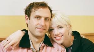 Pemenang 25 CD Brandon Flowers “Flamingo” Quiz!