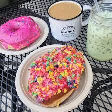 This Is How Every Sunday Funday Should Look Alissavolkov Visit Www Donutexplorers Com For More Donut Donuts Food Desserts Bakery