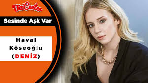 Şarkı sözü,şarkı sözleri,en güzel şarkılar olunca çık gel bekliyorum i̇lk sofra kurulunca koş gel bekliyorum son şarkı duyulunca durmam söylüyorum sesinde aşk var bir ben duyuyorum. Sesinde Ask Var Oyunculari Konusu Fragmani Dizicenter