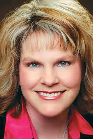 Realtor group bestows awards and installs leaders