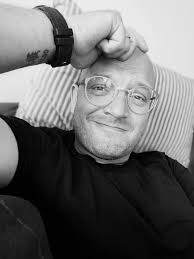 Händler ludwig hofmaier verlässt die show. Sommerpause So Geht Es Mit Bares Fur Rares Weiter Stern De