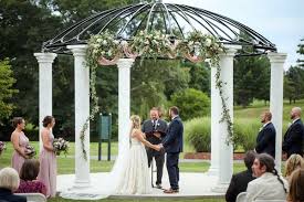 You are invited to come experience a modern day working ranch lodging for the wedding package includes the ranch house and two additional guest rooms within the event center, for a total of 7 rooms. Wedding Venues In Campbell Hall Ny 94 Venues Pricing Availability