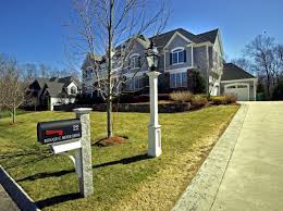 Aaron Hernandez S Mansion Sold For 1m Mansions Old Houses Curb Appeal