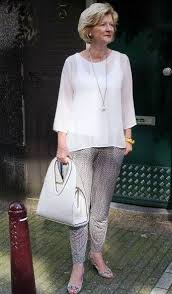 How To Dress Over 50 And Overweight 2020 Womens Fashion 50 Womens Winter Fashion Outfits Fashion Clothes Women