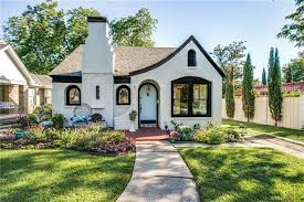 910 Monte Vista Dr Dallas Tx 75223 House Exterior House Styles Cottage Homes