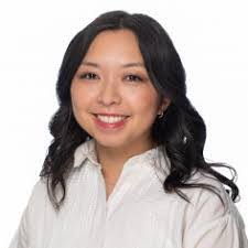 Carrie Claus's Instagram, Twitter & Facebook