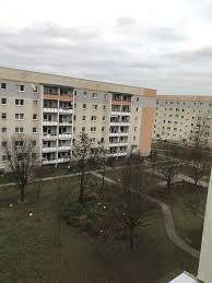 Etagenwohnung mieten in leipzig, 61 m² wohnfläche, 2 zimmer schöneklar aufgeteilte 2 raumwohnungneu saniertim flur befindet sich eine kleine kammerdie beiden zimmer gehen vom flur absomt ist die wohnung auch für eine kleine wg geeignetdas bad ist hell gefliestmit wanne und tageslichtdie küche lässt keine wünsche offen. 5 Zimmer Wohnung Zu Vermieten Alte Salzstrasse 109 04209 Leipzig Grunau Mitte Mapio Net