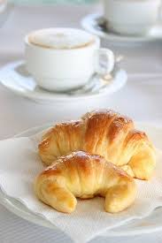 Morning Coffee And Croissants Croissants Francais Nourriture Bon Petit Dejeuner