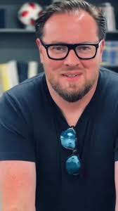 As salamu alaikum This is @mr.kevinturton revert story Kevin reverted when  he was 18 years of age at college but after one year he lost interested and  drifted away abit Something really really ...