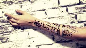 Henna lace is a new water proof temporary tattoo ink designed to create fast henna inspired designs in just a few steps. Easy Ink Premium Freehand Tattoo Ink Mehndi Style Henna Jagua Beautiful Flowers Tattoo Youtube