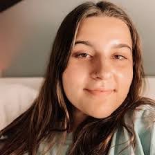 Juliette Shields's Instagram, Twitter & Facebook