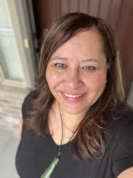 Loretta Bloomer's Instagram, Twitter & Facebook