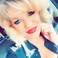 Did anyone lose a pet parakeet in Fountainbleau subdivision?