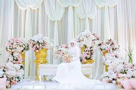 One Of My Fav Wedding Whitewedding Malayweddingguide Malaysiaweddingpackage Malaysiaweddingp Making A Wedding Dress Sewing Wedding Dress Wedding Deco