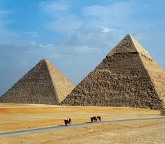 It is less than 10% the amount of concrete that was used to build the three gorges dam. Travels In Geology The Pyramids Of Giza Wonders Of An Ancient World