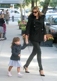 Arabella rose kushner est née le 17 juillet 2011, dans le états unis. Pin On All This