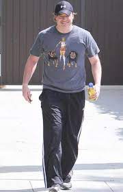 Больше всего в жизни он ценит искренность чувств и чистоту намерений. Brendan Frejzer Stremitsya Pohudet Ves Znamenitostej Dietam Net