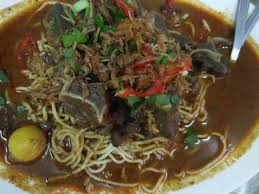 Nampak je marina cove resort, masuk lorong tu. Mee Tulang Sedap Di Rainrin Mee Tulang Lumut Cahaya Hayati