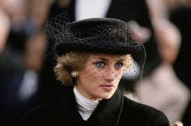 The Crown: From Hasnat Khan to Dodi Al Fayed, The Highly-Publicized  Romances of Princess Diana