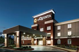 Can i cancel my reservation for free at la quinta inn & suites by wyndham ft. La Quinta Inn Suites