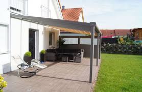Moderne Terrassenuberdachung Mit Sichtschutz Terrassenuberdachung Uberdachung Terrasse Uberdachungen