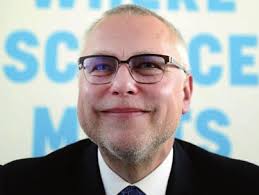 Podíl ohrožených úvěrů tak přesahuje 16 procent, nejvíce ze všech  sledovaných věkových kategorií Nejrizikovějším