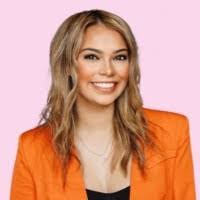 Hannah Summers's Instagram, Twitter & Facebook