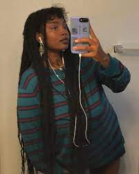 Alexis Whitley On Instagram Wire Earphones Are Superior Until I Can Afford Wireless In 2020 Black Girl Aesthetic Pretty Short Hair Black Beauties