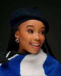 Candice Mo's Instagram, Twitter & Facebook